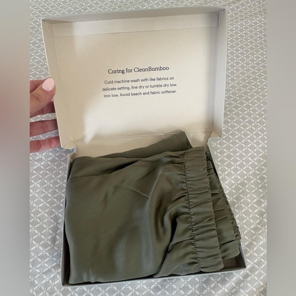 New Large Ettitude Green Sateen Pajama Lounge Shorts Bamboo - Picture 13 of 13